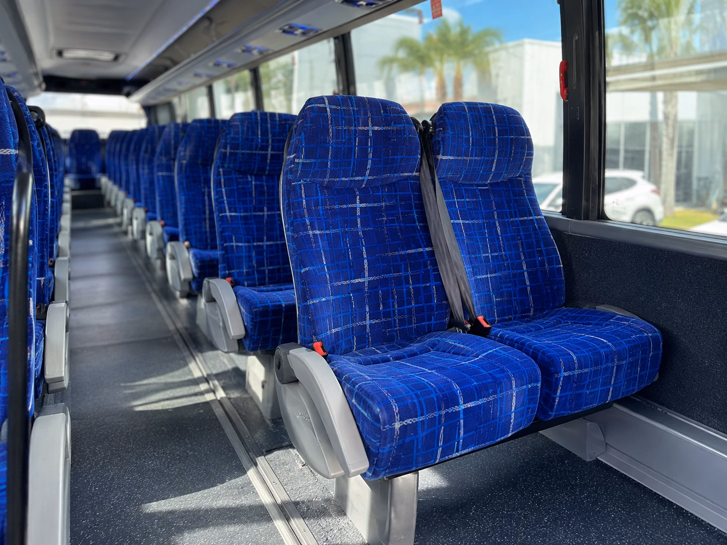 buses for vineyard and winery wedding venues across the yakima valley