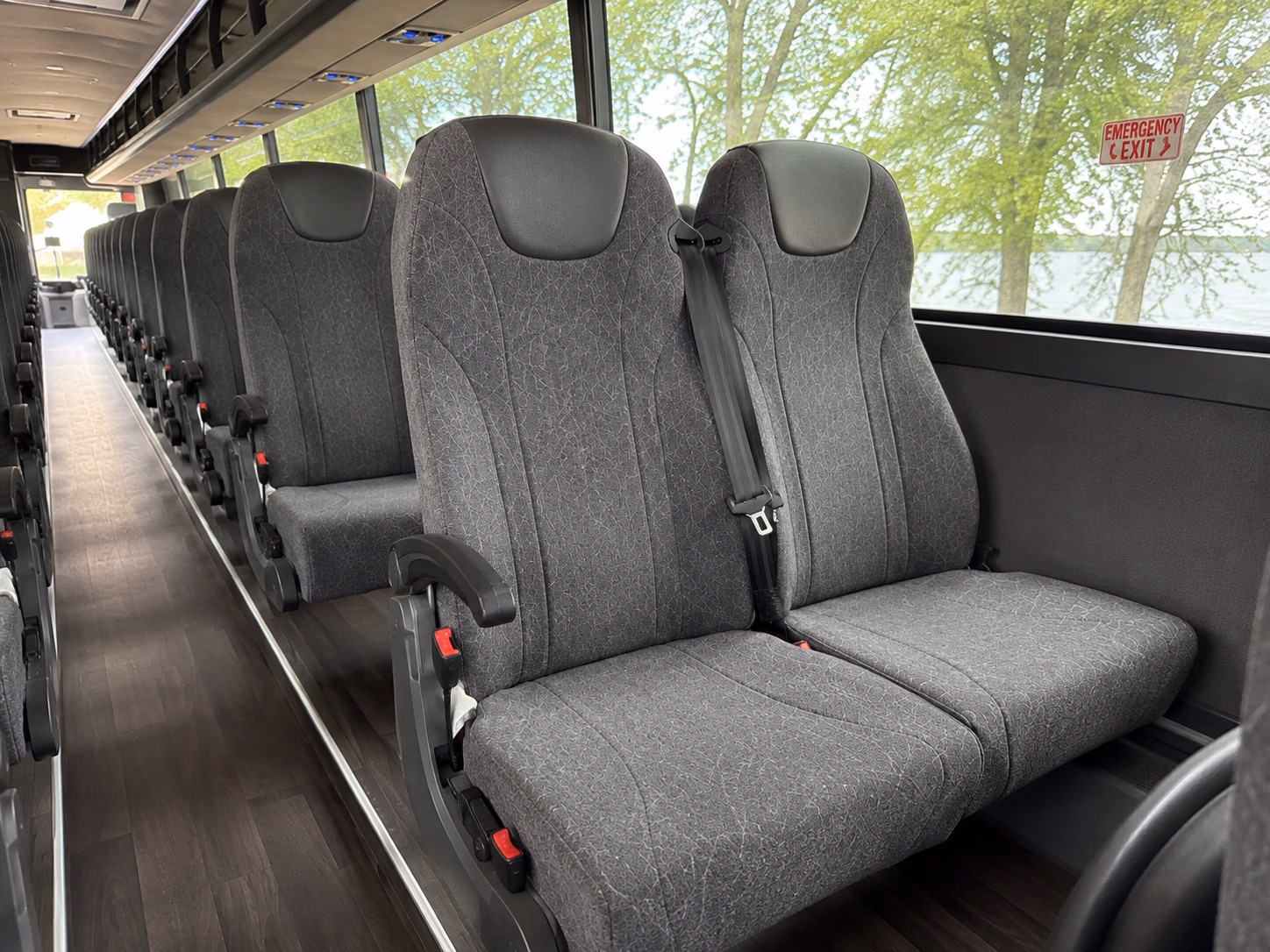 long distance charter buses from yakima to seattle and the puget sound